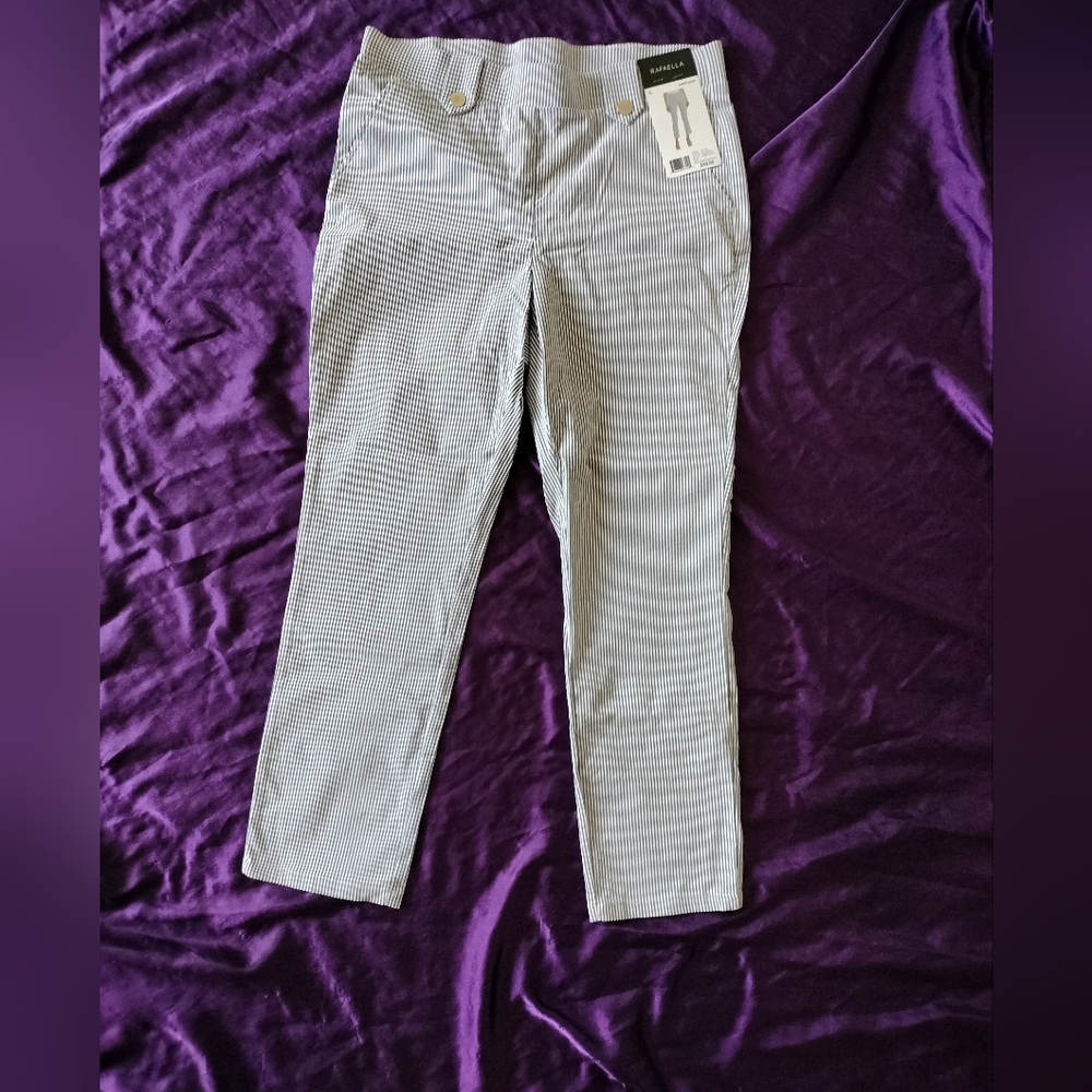 Blue and White cropped Ankle Pant